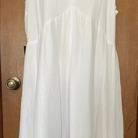Elegant White Maxi Dress by Express - Picture 3 of 16